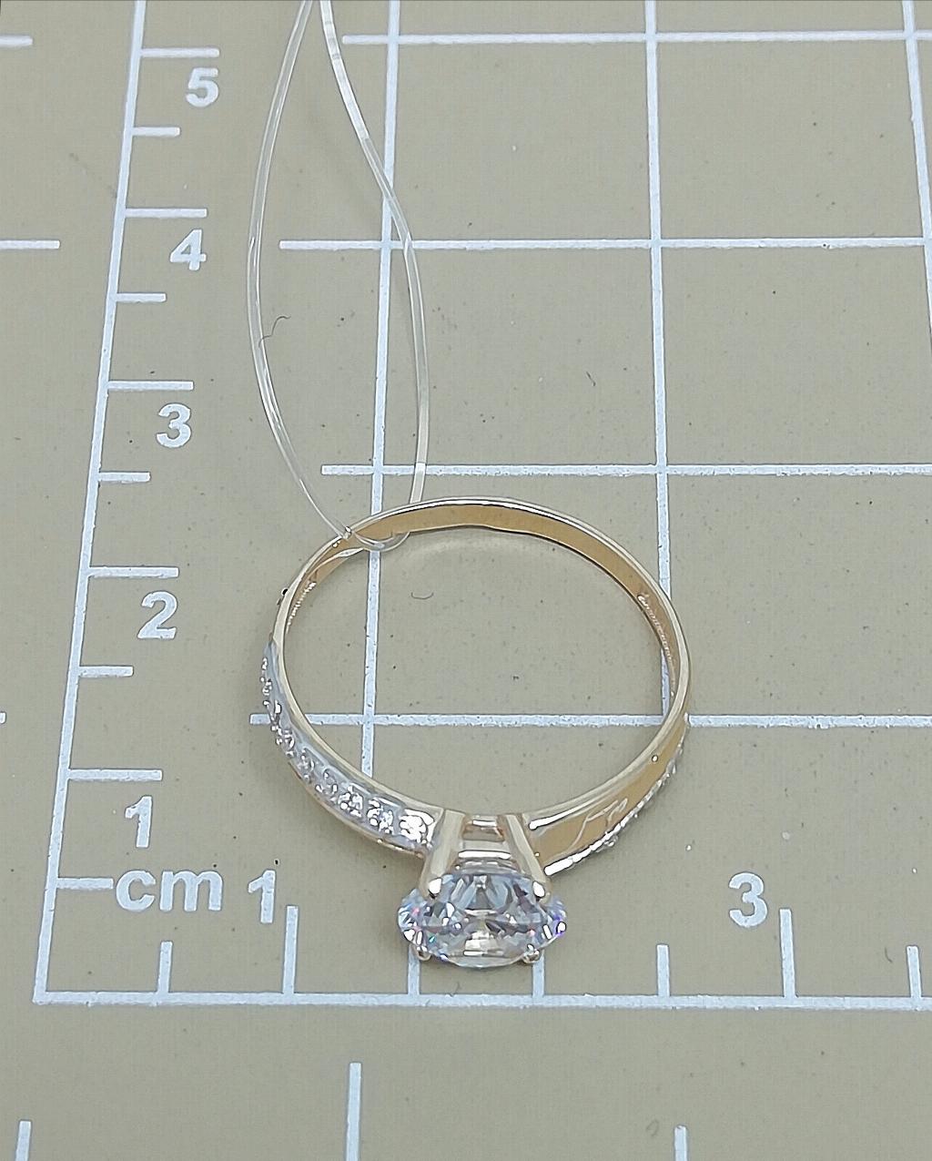 Золотое кольцо из красного золота 585 пробы, вставка фианит, размер 16, вес 1,58г