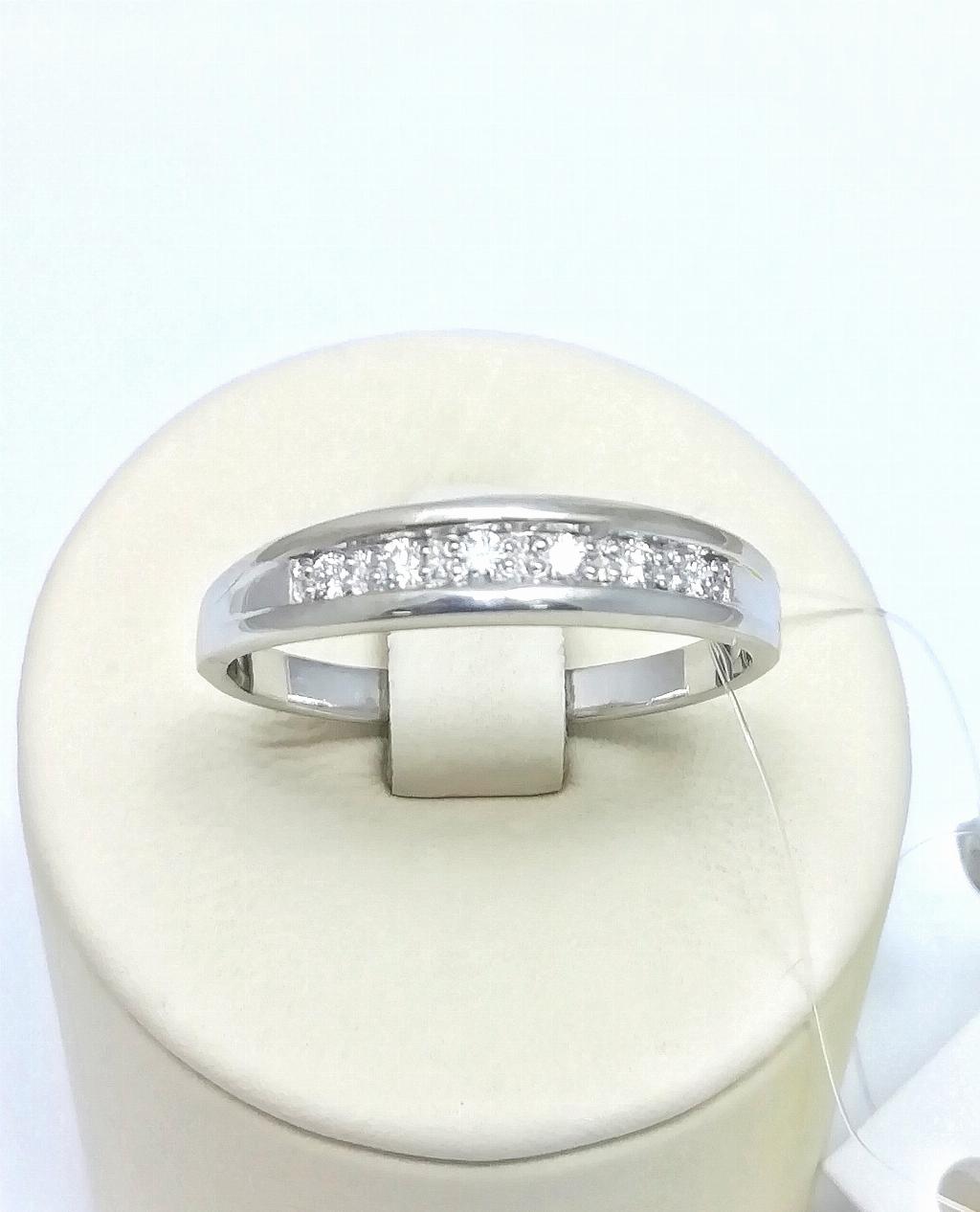 Золотое кольцо из белого золота 585 пробы, вставка бриллианты, дорожка, размер 21,5, вес 3,03г