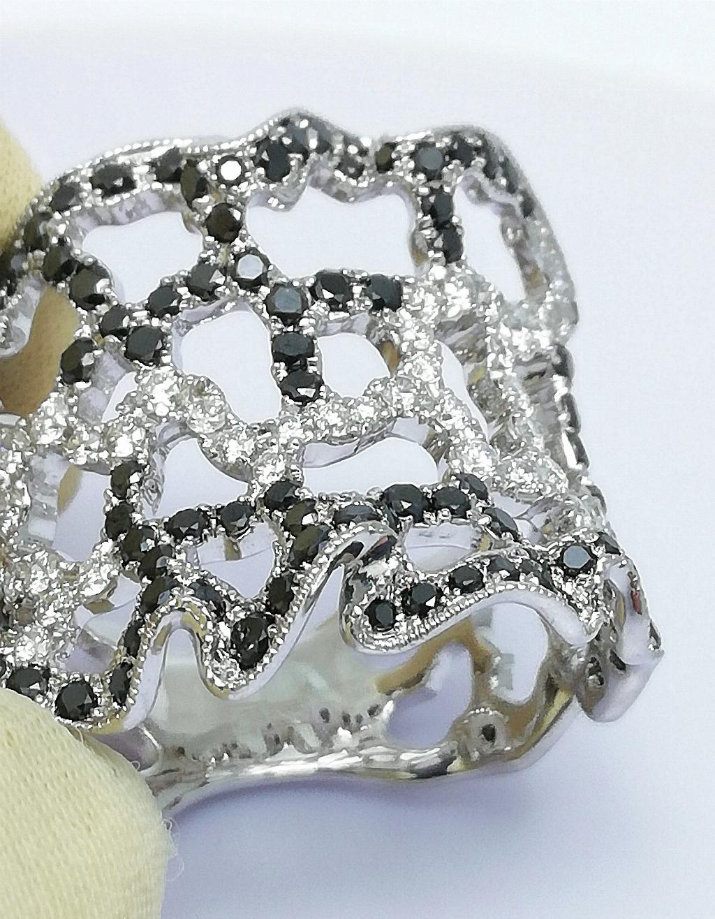 Кольцо женское из белого золота 585 пробы, вставка бриллианты, размер 18, вес 8,14 г