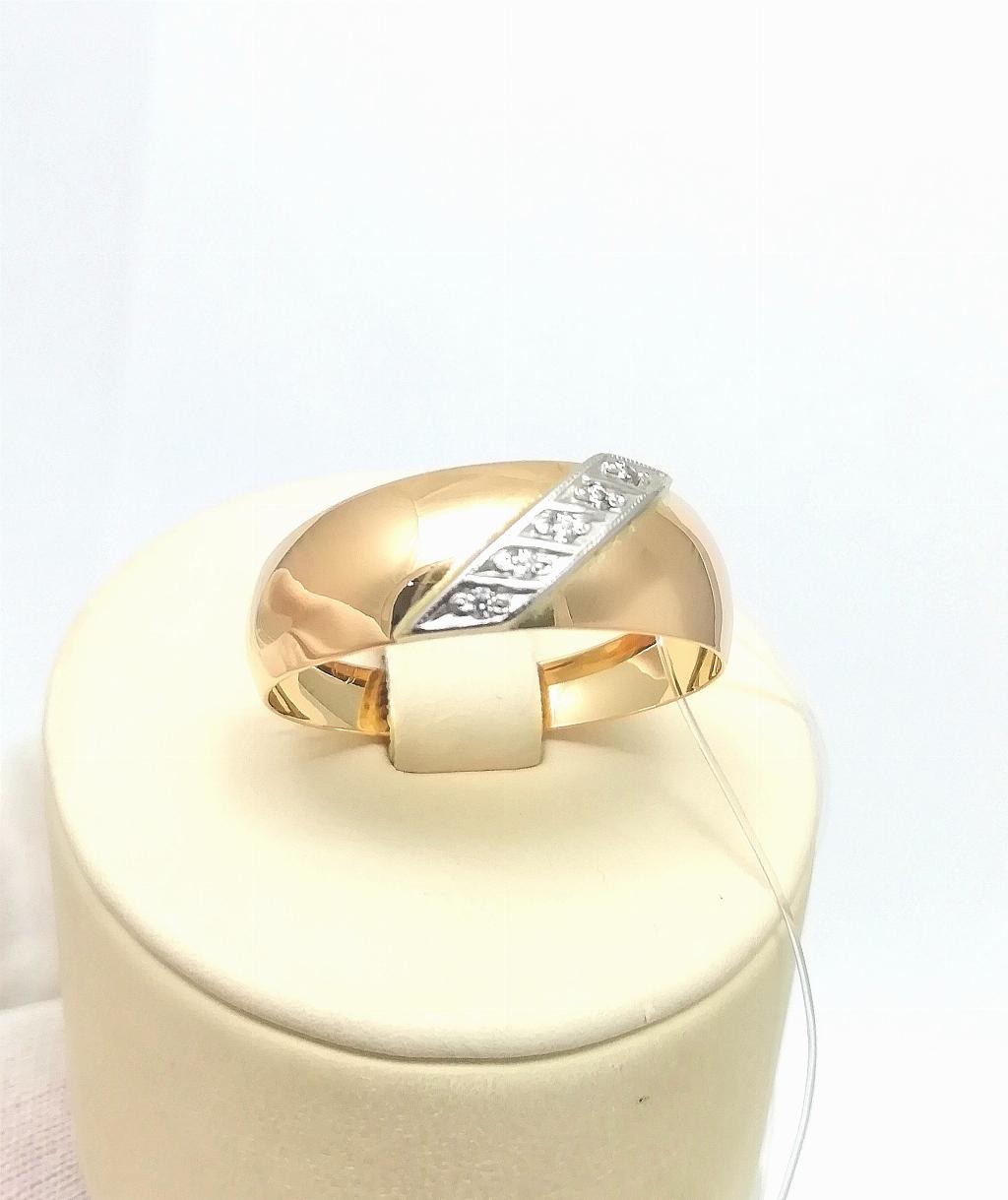Золотое кольцо широкое из красного золота 585 пробы, вставка фианиты, размер 17,5, вес 1,91г